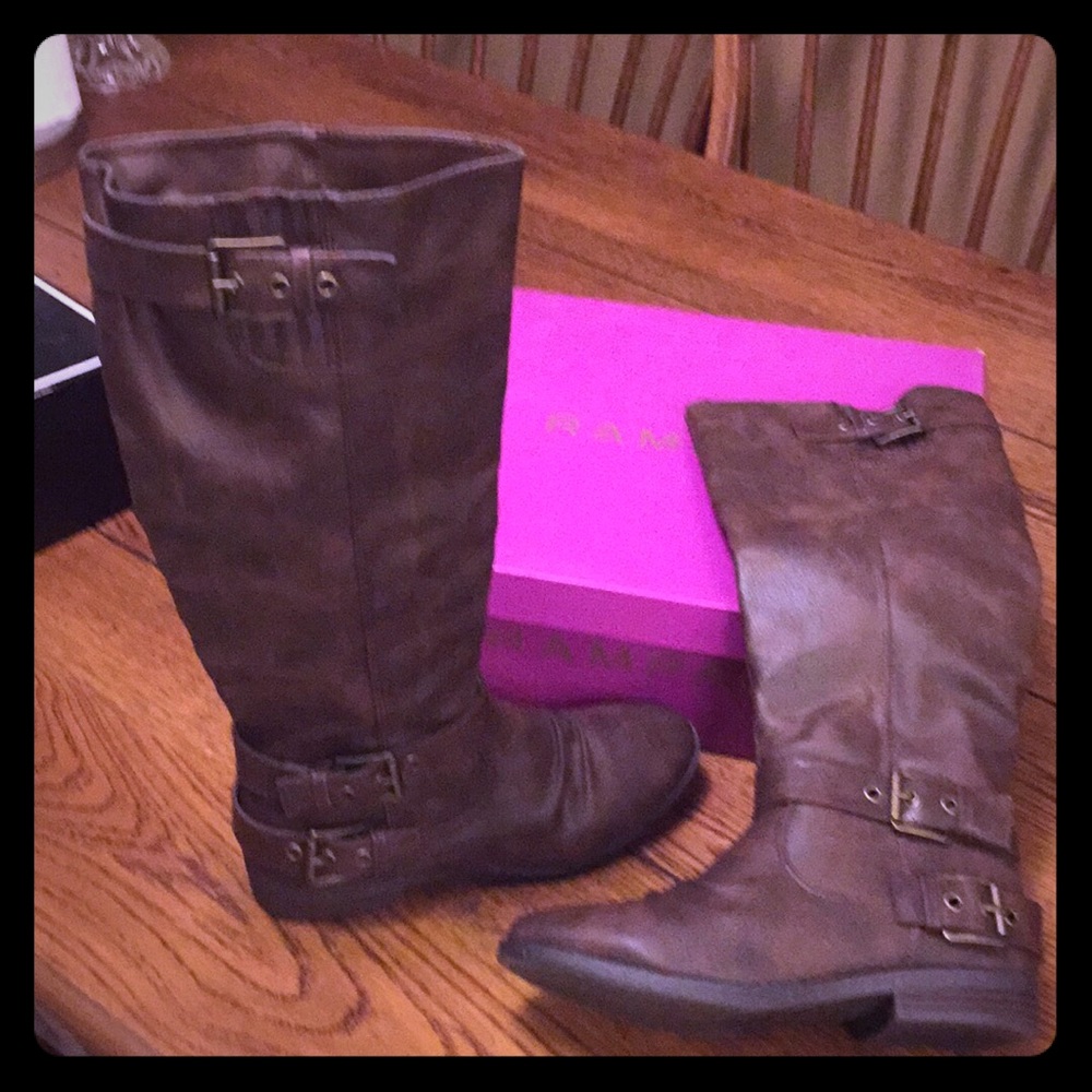 Women’s Zip Up Boots